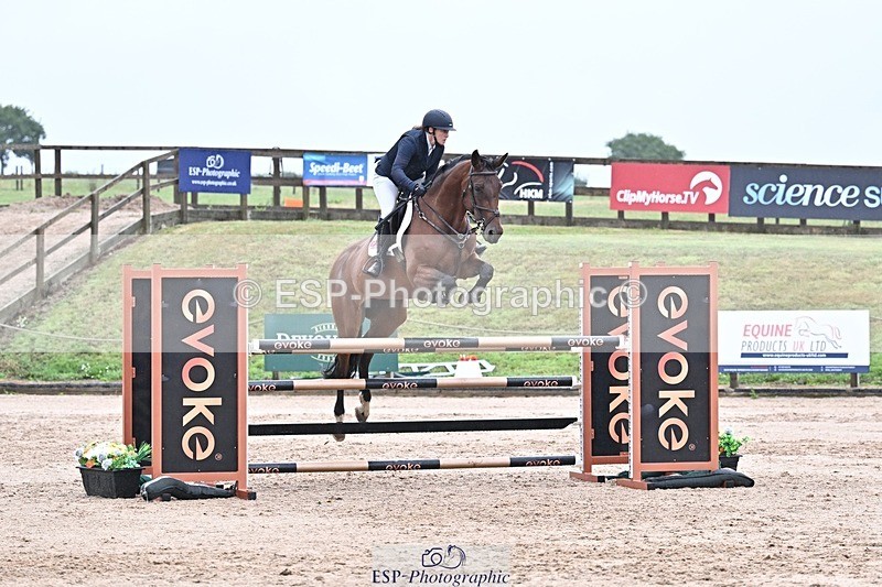 250731-100418-00290 - Cls 02 Snr Fox 1st Rnd