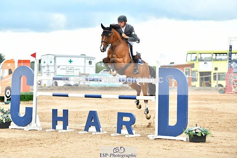 230720A-153457-03937 - Cls 9, 2 Star Big 1.40m Start to break