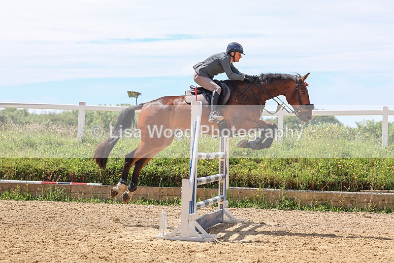 3E7A7426 - Class 8: Senior Newcomers/1.10m open