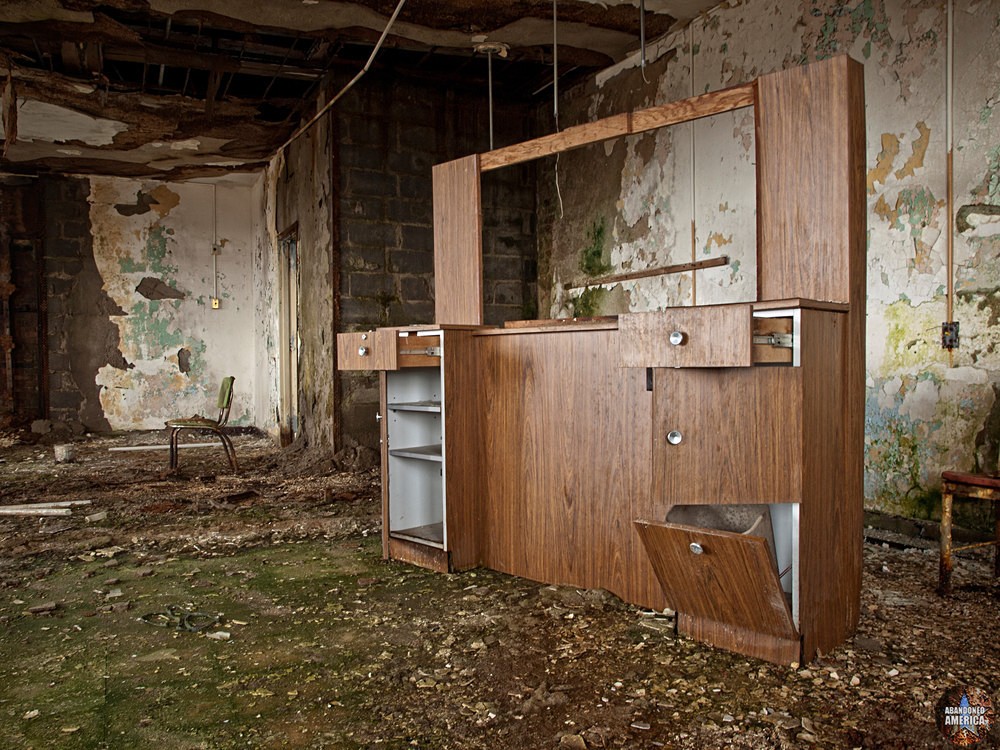 Abandoned Greystone Park Psychiatric Center | Salon Cabinet - Greystone Park Psychiatric Center