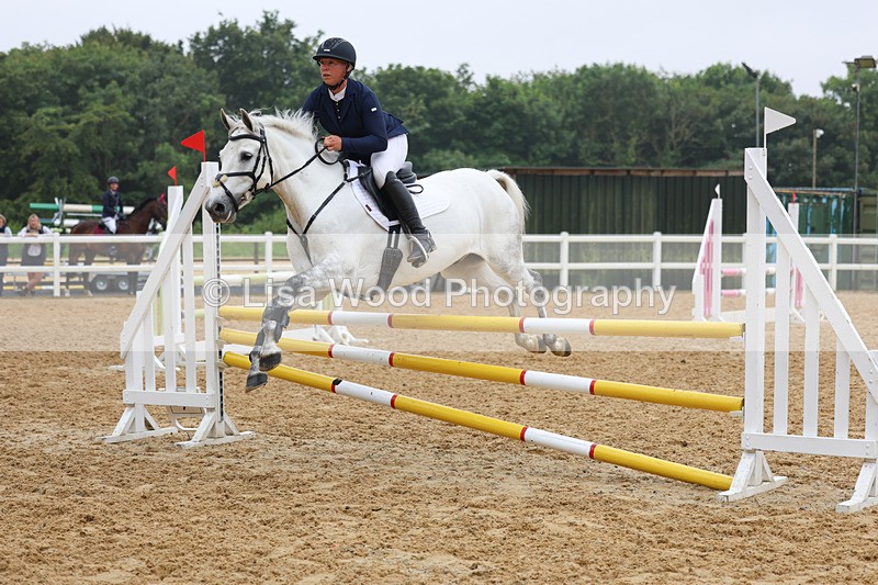 3E7A5320 - Class 4: Senior British Novice/90cm open