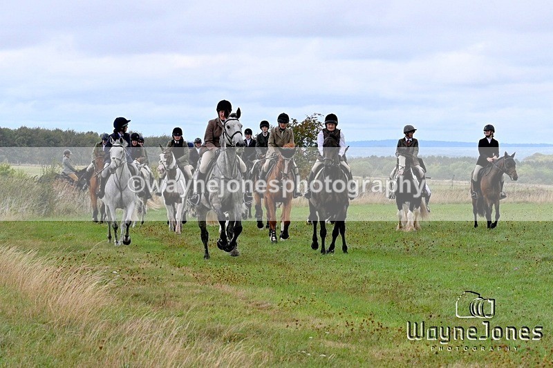 WJ7_0941 - Berks & Bucks Hound Exercise Blewbury 13-09-26