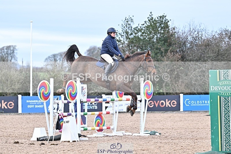 251126-133345-00592 - Cls 5 Foxhunter and 1.20m