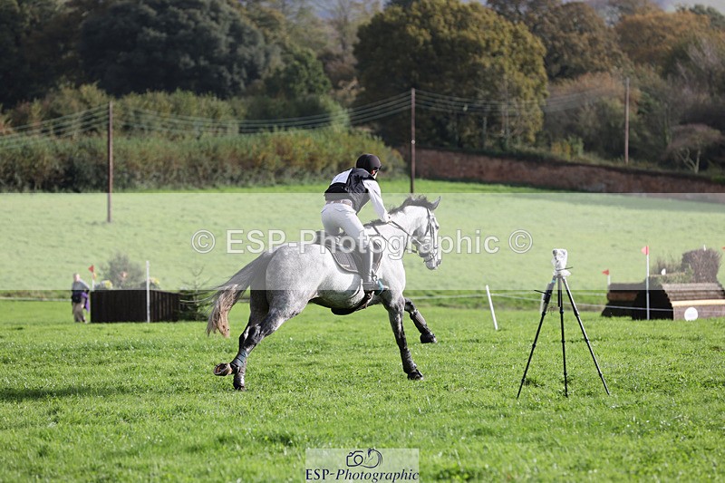 241025-103118-06318 - 001-Cameron.Beer-NEWPORTS.DEFINITELY.UNTOUCHABLE