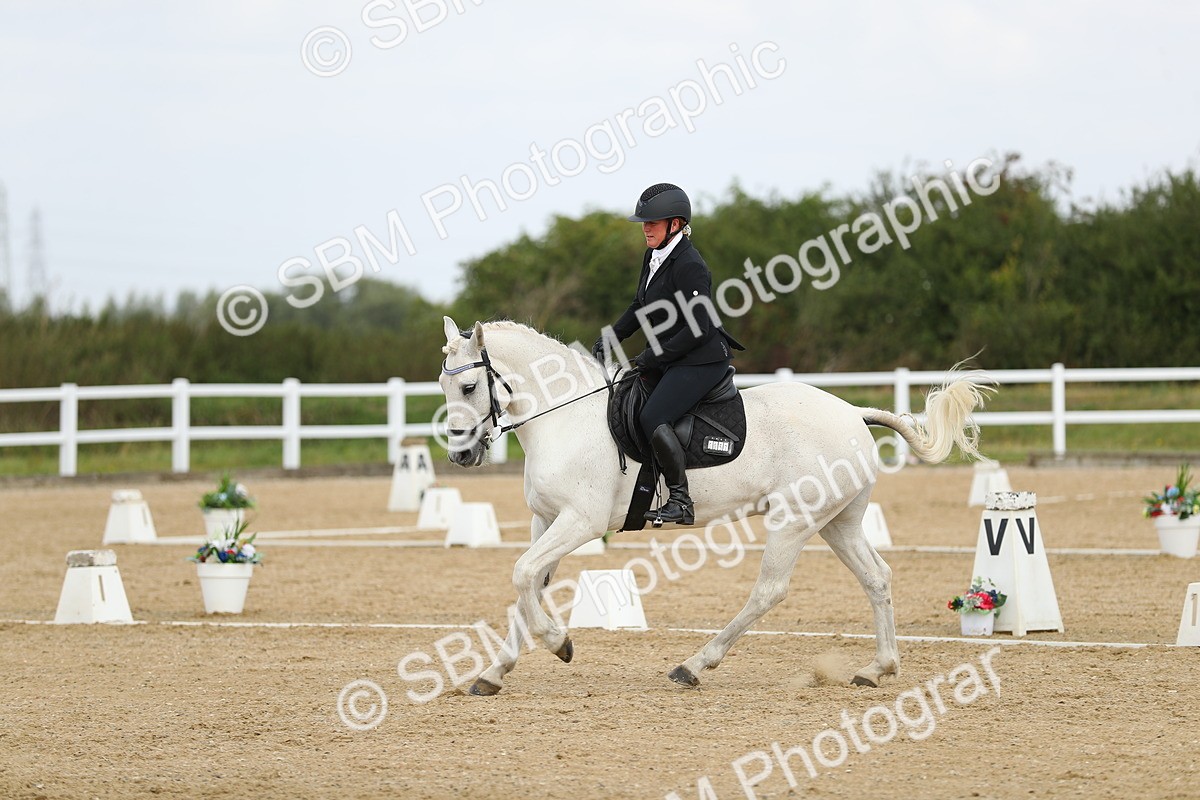 SBM_016321 - Class 13 - Novice 23 - 11.25-12.35