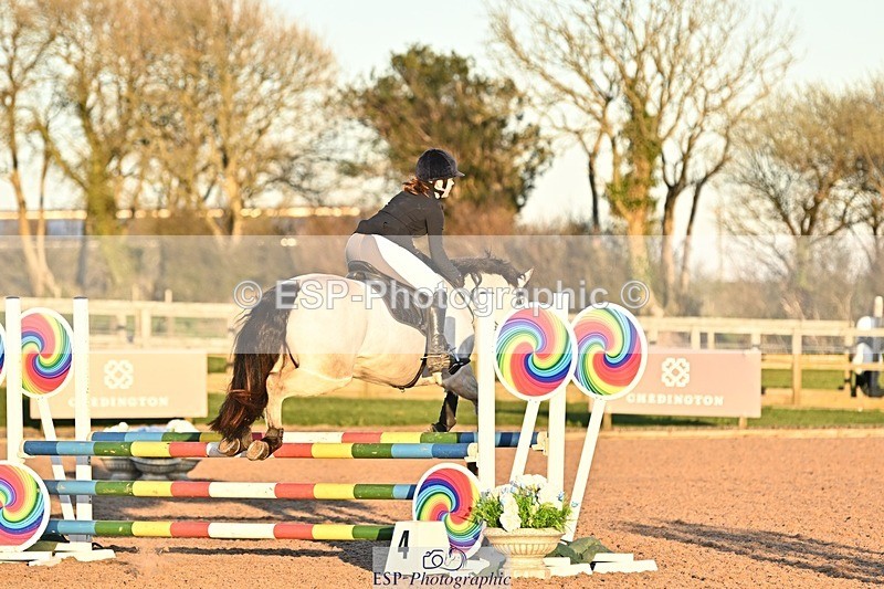 250401-190931-00904 - 90cm Classes