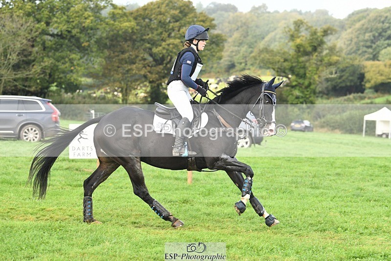 231020-100922-05867 - 004-CARTOON.HERO-Sophie.Wildern-XC