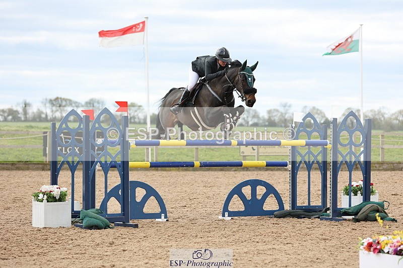 240419A-121246-07089 - Cls 6, 2 Star Medium Tour 1.35m