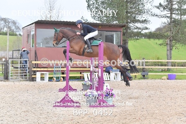 BPP_0452 - CLASS 4 FRI Senior Newcomers/ 1.10m Open