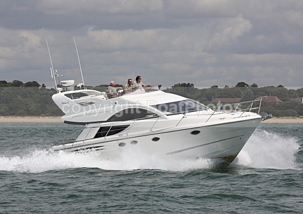 090725 HAPPY DAYS IMG_0685 - Flybridge Cruisers