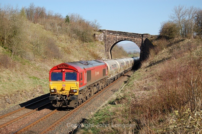 JL - 8.4.11 66152 6M00 Mossend - Clitheroe Soulby Rd Bridge - Soulby Road Bridge