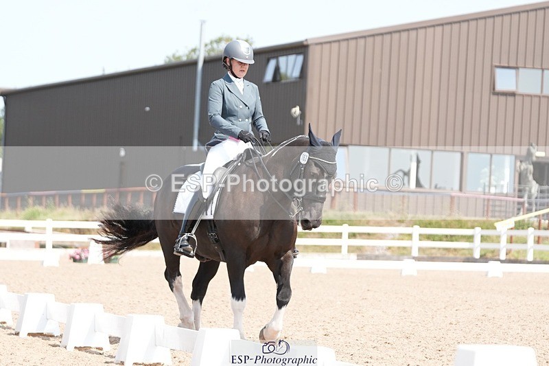 250817-122423-09054 - 163-Hannah.TownleyThe.Domino.Effect