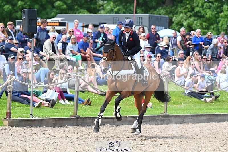 240525-142108-15667 - 520-LONDON_52-Laura_Collett