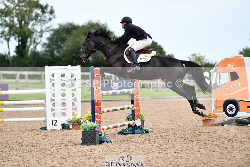 240915A-165528-11146 - Cls 30 Snr Foxhunter