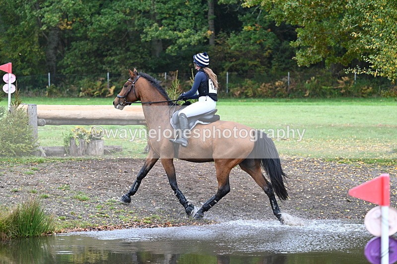 WJ7_3054 - Time 10:47 to 11:11 at the water