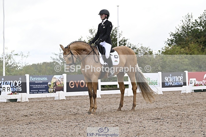 250907-170516-10917 - 054-Amy.Louise.LloydDiva.Royale