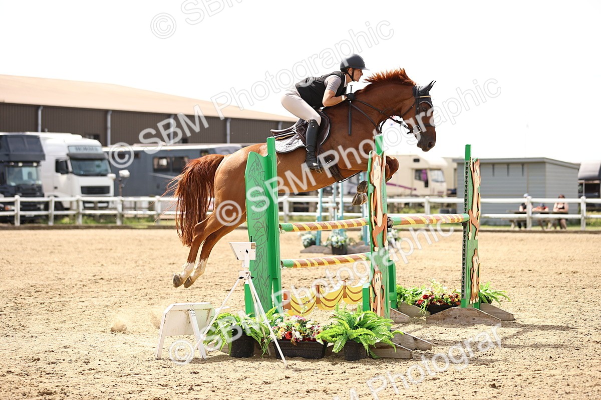 SBM_000502 - Class 15 - Redpost Equestian Senior Foxhunter - 1.20m