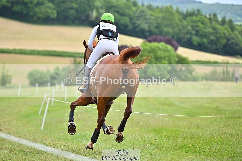 250524A-162018-15002 - C-261-Danielle.Dunn-ICI.DOR.DE.DONNA.CADANZA.Z