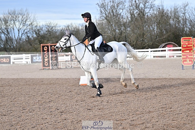 251126-124807-00521 - Cls 4 Newcomers and 1.10m