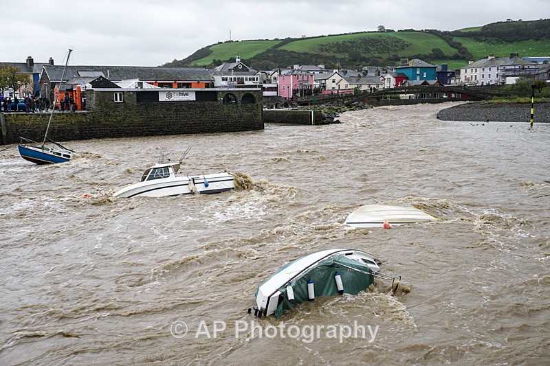 ACP04735-1 - Aberaeron Harbour, during storm Callum 13/10/2018