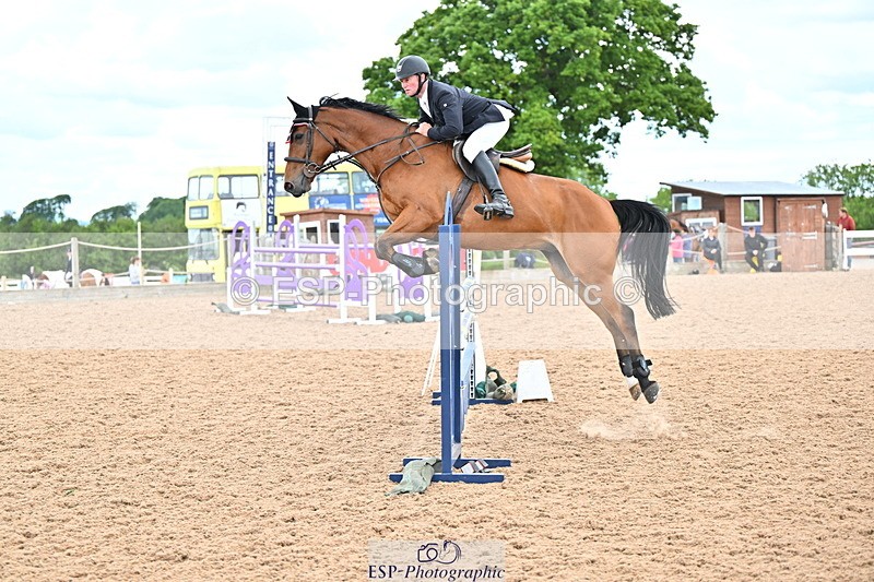 240608A-134913-02670 - Cls 4 Snr Newcomers and 1.10m Open