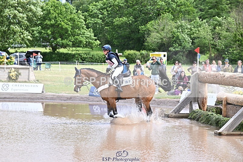 250525A-142732-16478 - D-468-Laura.Collett-LONDON.52