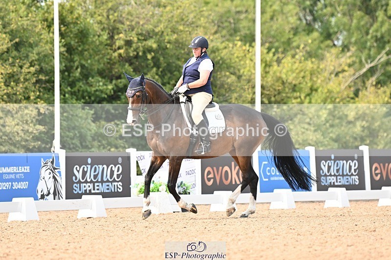 250816-150508-05758 - 031-Nicola.SealRebel.Heart