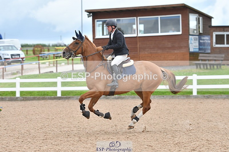 240727A-160128-06512 - Cls 24 1.05m Amateur Qualifier