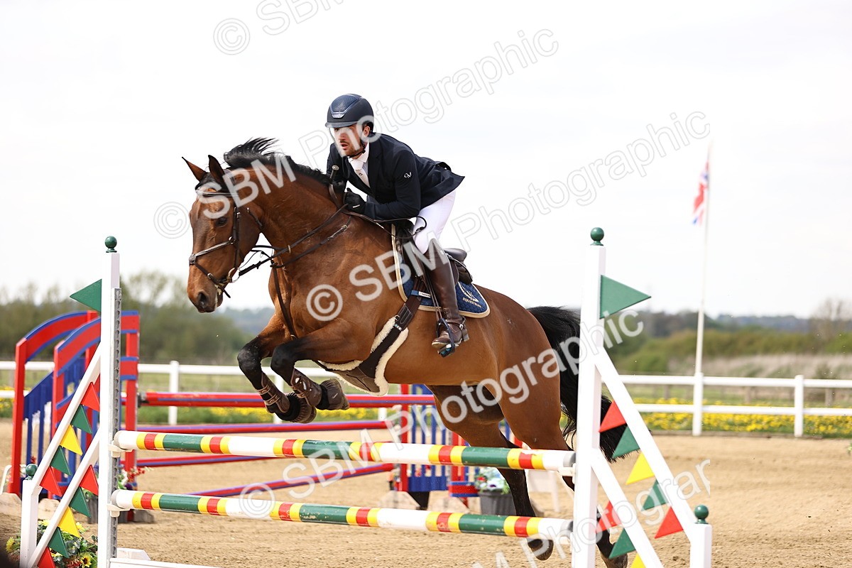 SBM_002291 - Class 11 - Senior newcomers - 1.10m