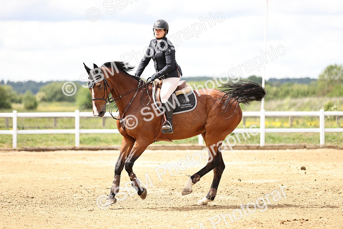 SBM_003093 - Class 11 - Senior Newcomers - 1.10m