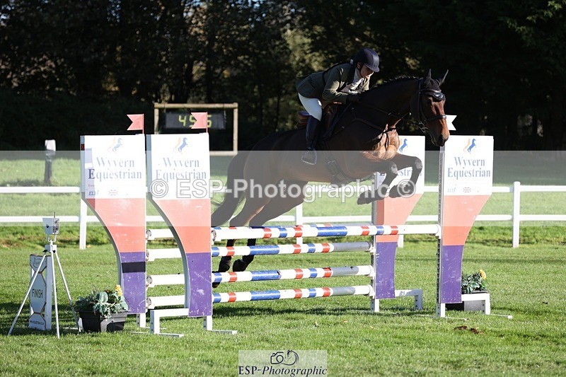 231022-095437-24193 - 628-WONDERLAND.T.H-Alice.Dalton-TrotUp+SJ