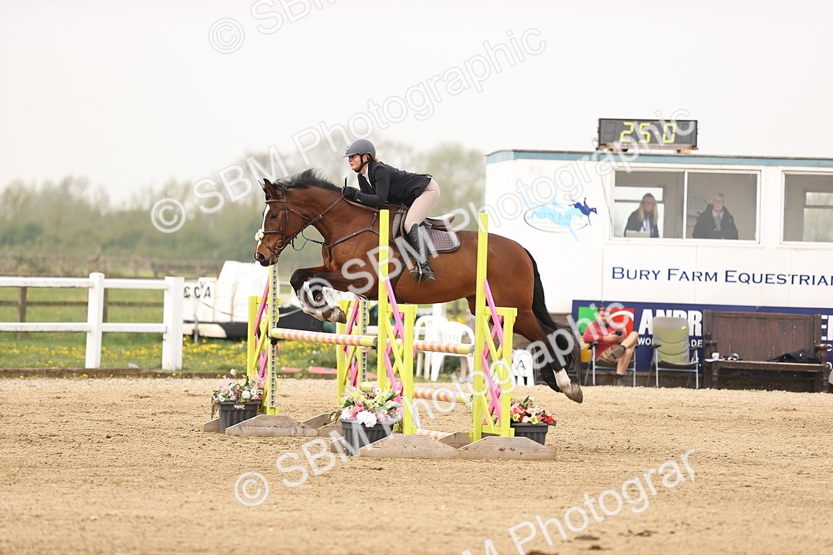  - Class 15 - Senior British novice - 90cm