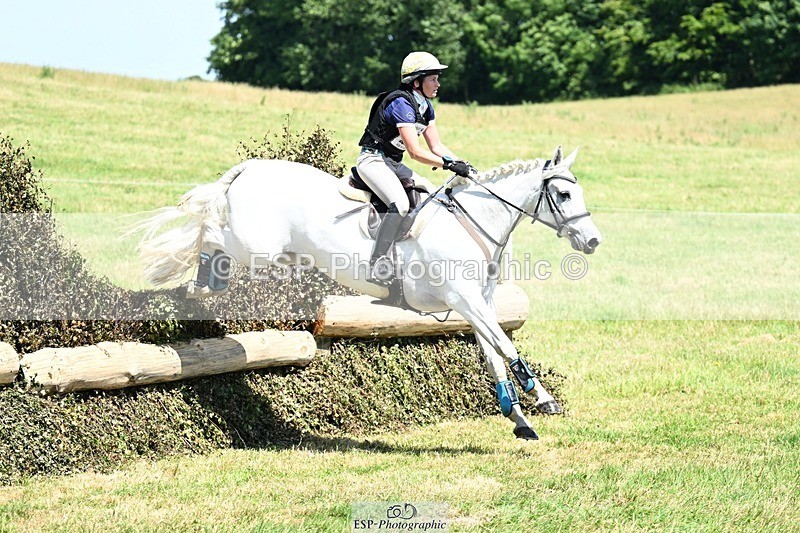 240629X-144309-4337 - 222-Kate_Jupp-CARROWNURLAUR_PRIDE