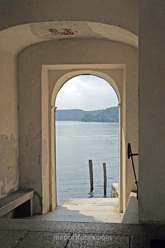 Isola San Giulio's public entrance from the boat dock - Travel, city/land scapes