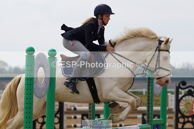 230513A-123452-00922 - Cls 4 90cm Novice Masters