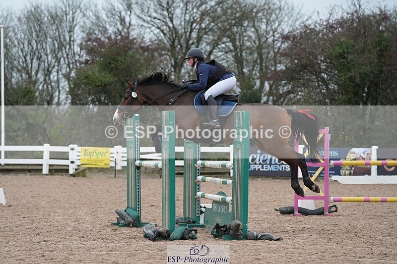 251109-115756-03686 - Cls 20 Newcomers and 1.10m Open