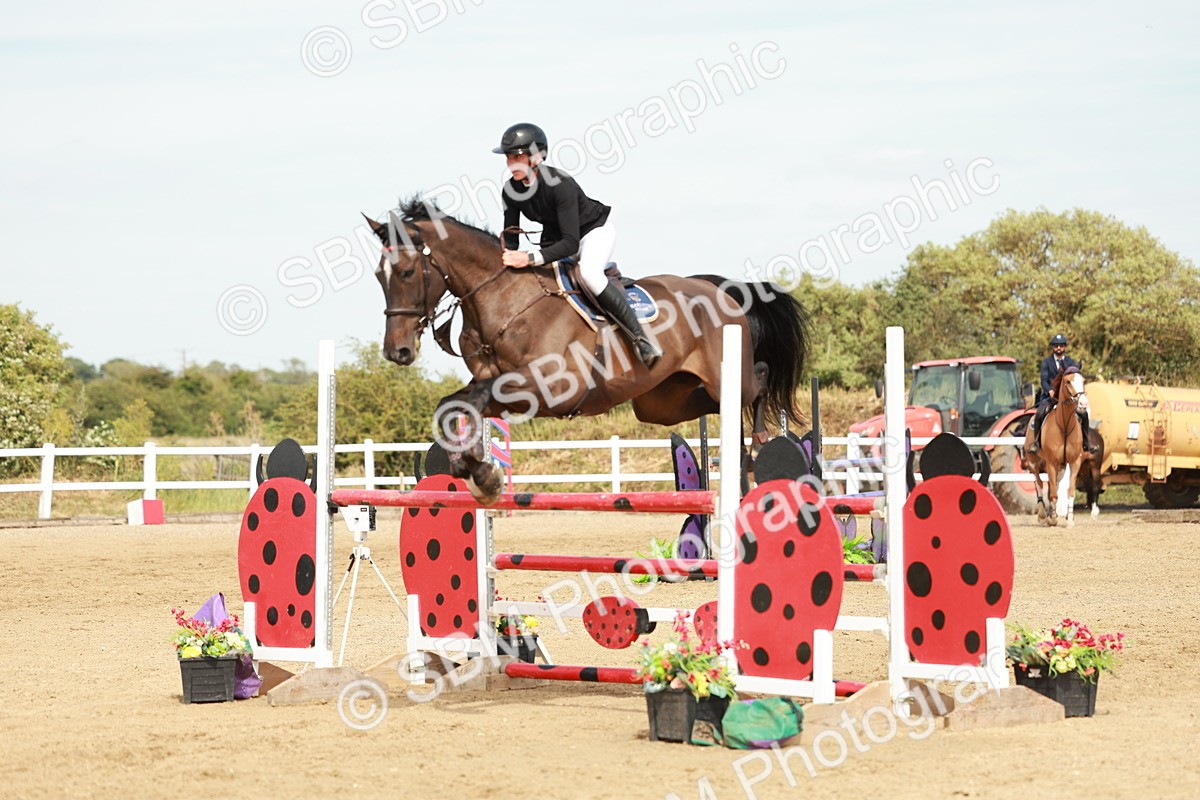 SBM_008164 - Class 4 - Senior Foxhunter - 1.20m Open