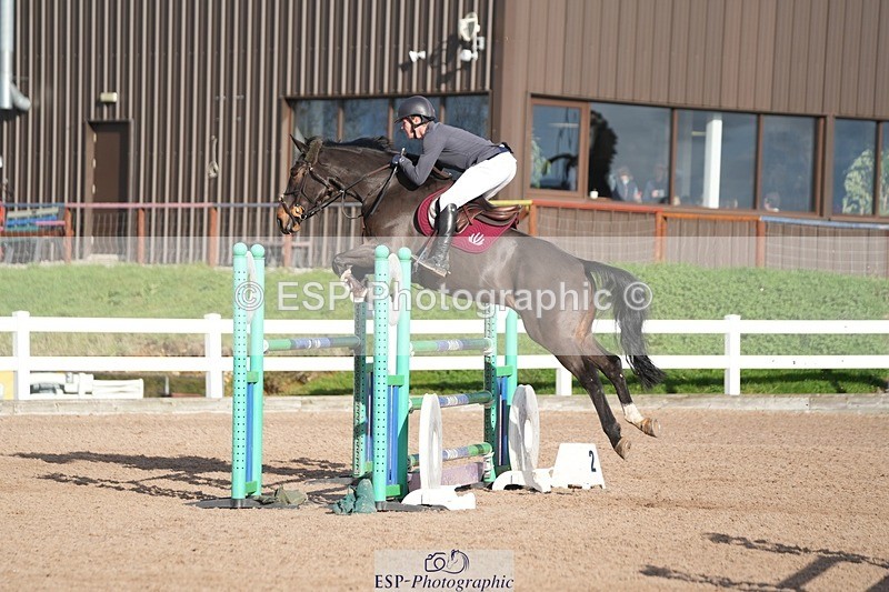 251108-131535-02681 - Cls 13 Foxhunter and 1.20m Open
