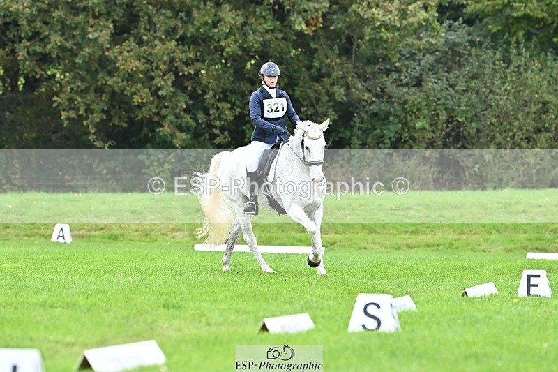 241024-120033-02586 - 321-Hannah.Underhill-DONBEG.GREY