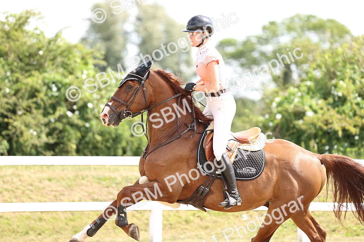 SBM_000471 - Class 15 - Redpost Equestian Senior Foxhunter - 1.20m