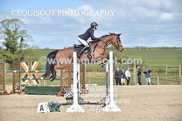 JAC_4647 - CLASS 11 SAT Andrew Hamilton Coach, RHS Foxhunter Championship Qualifier