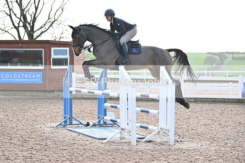 231208A-120859-00581 - Cls 5 Newcomers & 1.10m Open