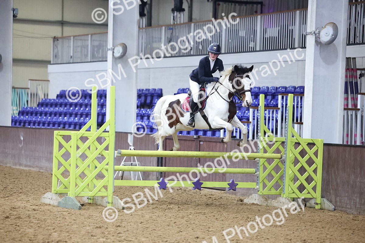 SBM_003140 - Class 11 - Blue Chip Pony Newcomers - 1.00m Open