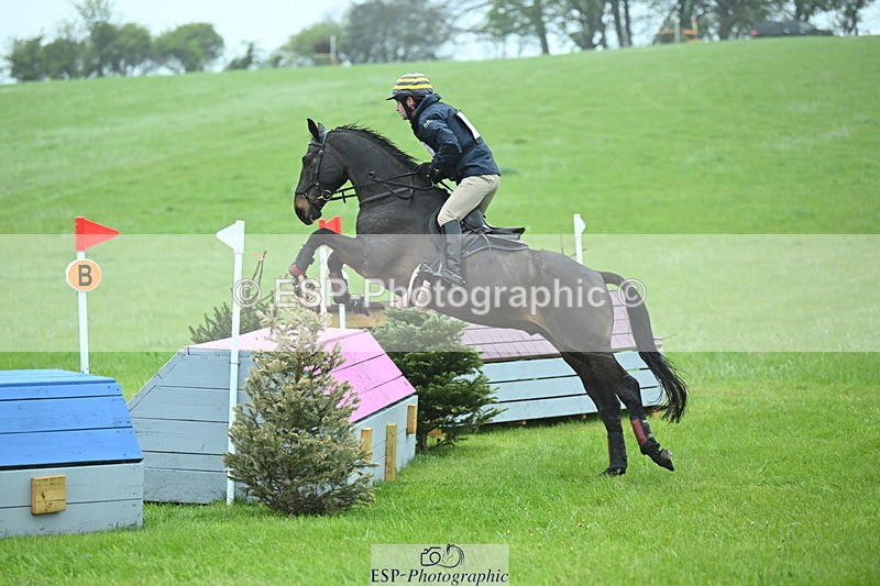 250418-102625-01171 - 051-Alex.Jupp-CARRY.ON.REGARDLESS