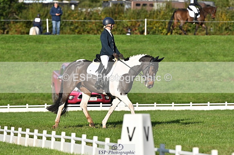 251024A-100600-08221 - G-552-Rachael.Whittaker