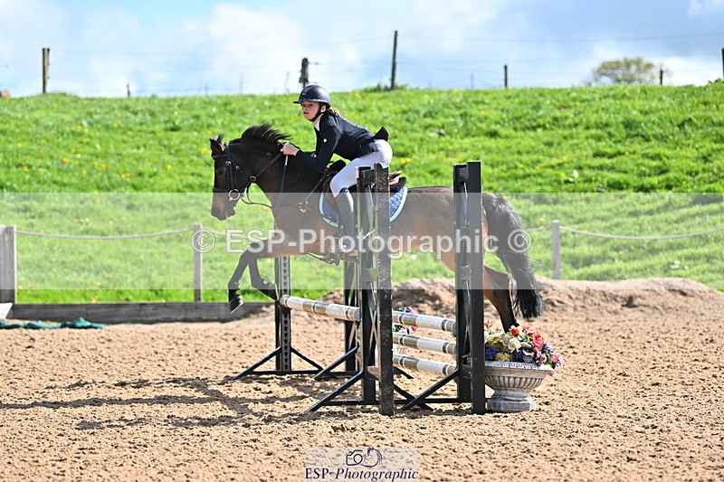 240504A-094730-00972 - Cls 1 Pony Intro 70cm