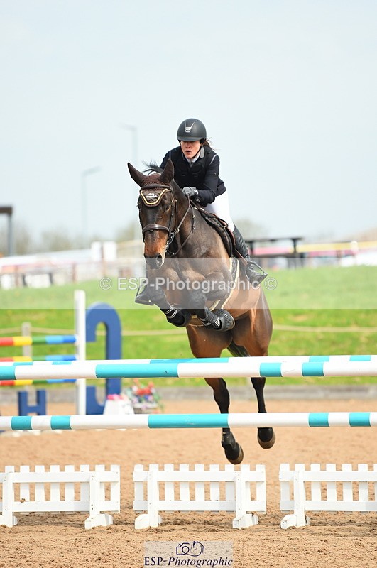 230504A-102526-00611 - Cls 8 Snr Foxhunter