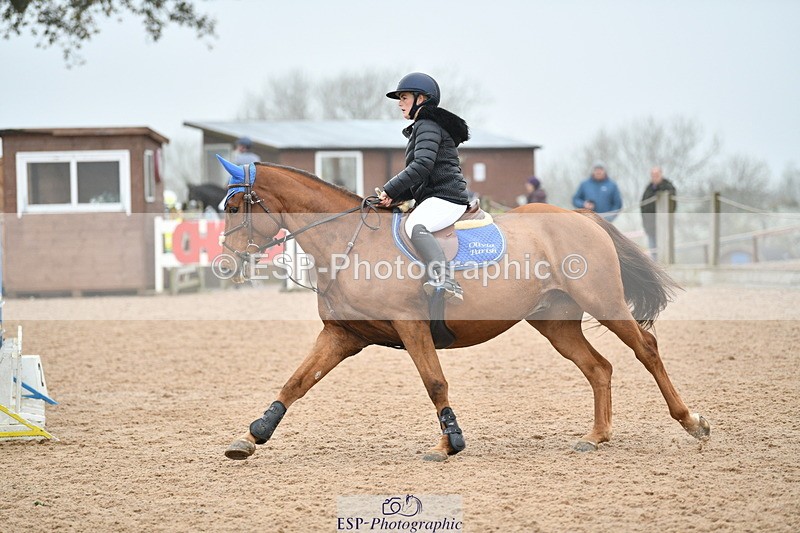 241102A-112301-04277 - SAT Cls 9 British Novice and 90cm Open