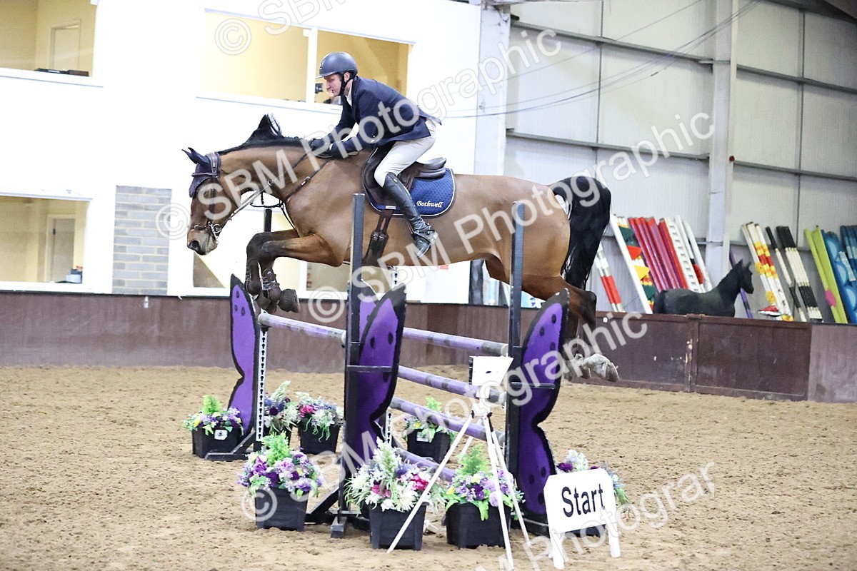 SBM_010183 - Class 25 - Equestrian Senior Foxhunter 1.20m