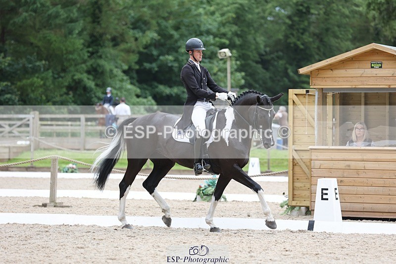 240524-171147-11245 - 377-HONEYBROOK_EXTRA_SPECIAL-Tom_Rowland